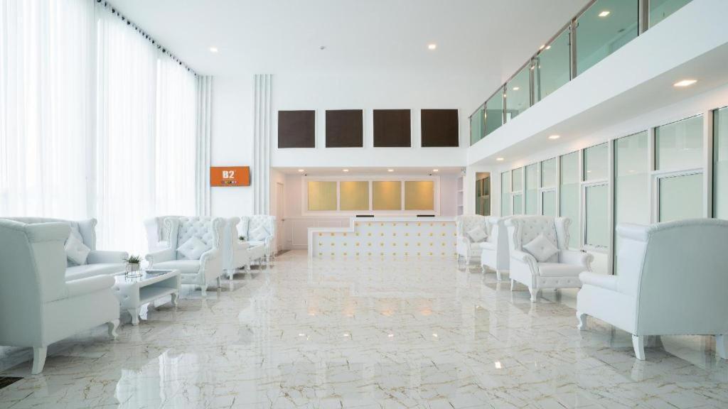 B2 Phuket Premier Hotel Patong Екстериор снимка